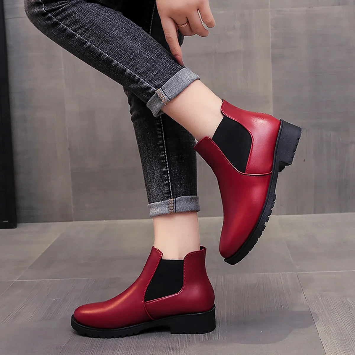 Women’s Chunky Heel Chelsea Boots