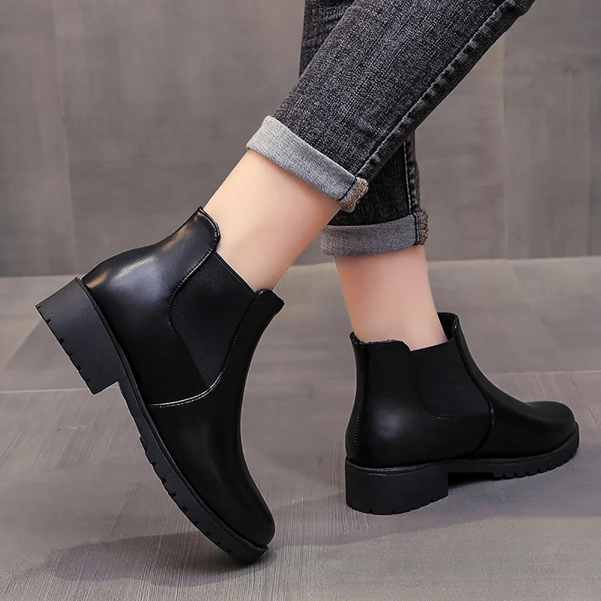 Women’s Chunky Heel Chelsea Boots