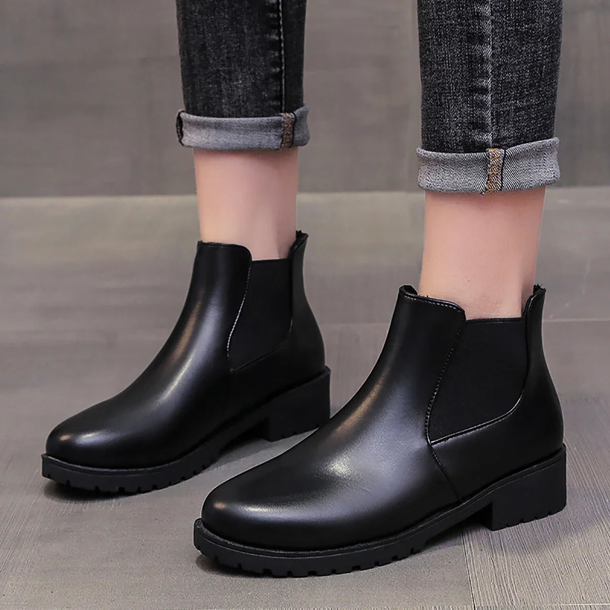 Women’s Chunky Heel Chelsea Boots