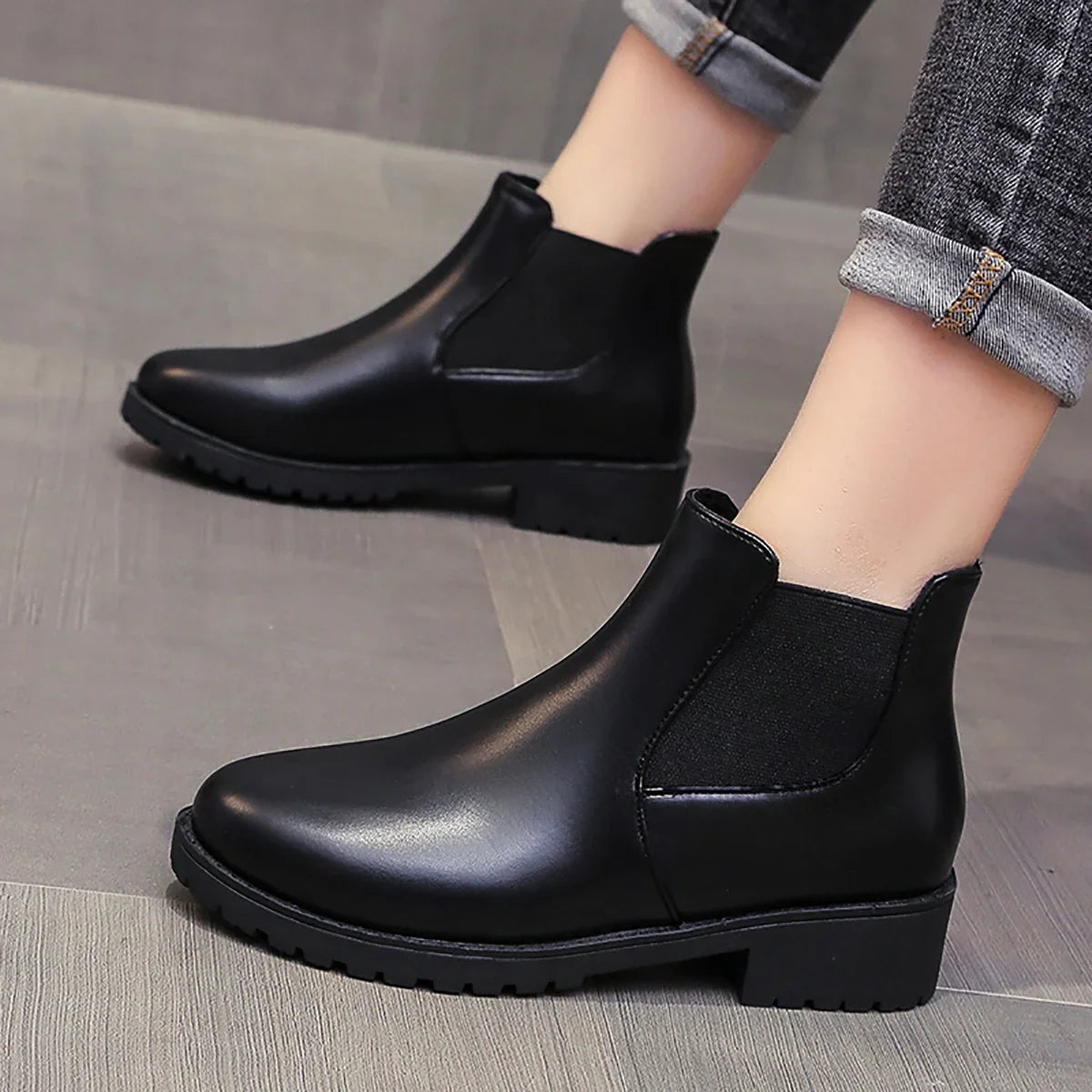 Women’s Chunky Heel Chelsea Boots